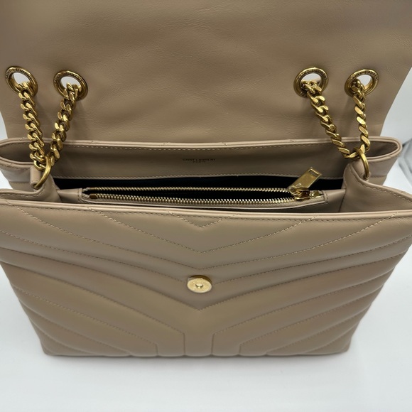 NWT and 100% AUTHENTIC SAINT LAURENT LOULOU MEDIUM BAG IN QUILTED LEATHER - Picture 11 of 13